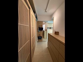 Sheung Wan - Queen's Terrace Block 1 05