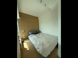 Sheung Wan - Queen's Terrace Block 1 04