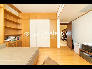 The Peak - Kellett Villas 11
