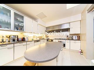 The Peak - Kellett Villas 12