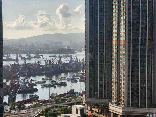West Kowloon - The Waterfront Phase 1 Block 2 01