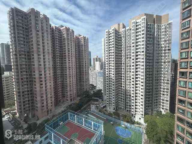 Fortress Hill - Le Sommet Block 2 01