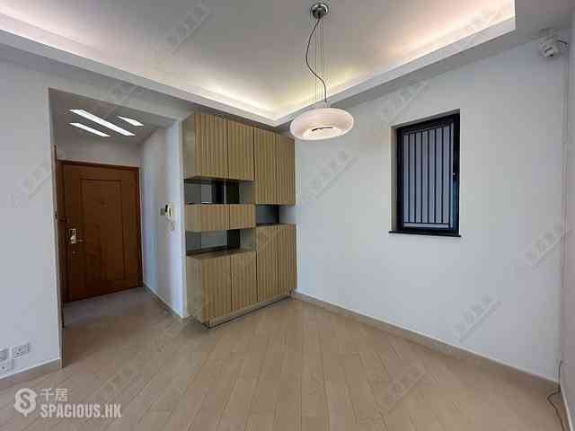 Fortress Hill - Le Sommet Block 2 03
