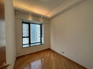 Fortress Hill - Le Sommet Block 2 04