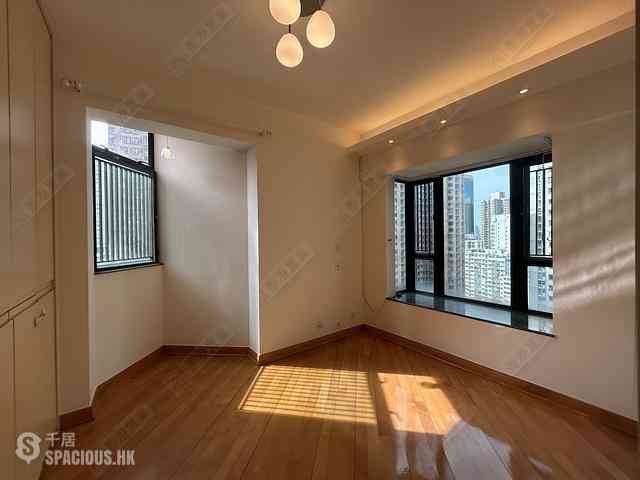 Fortress Hill - Le Sommet Block 2 06