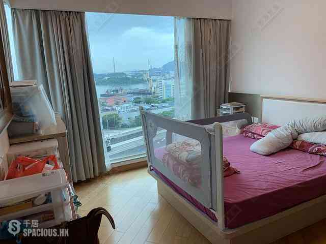 Tai Kok Tsui - Harbour Green Tower 1 03
