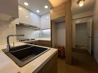Mid Levels West - Scenic Heights Block 2 04