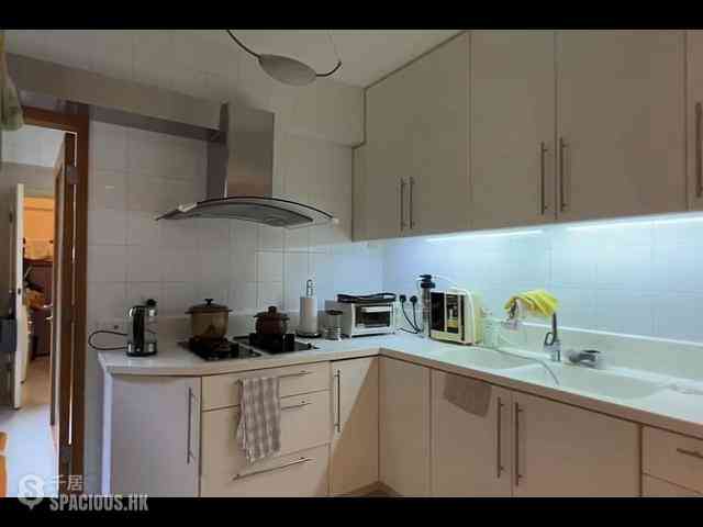 Mid Levels Central - Wing Hong Mansion 02