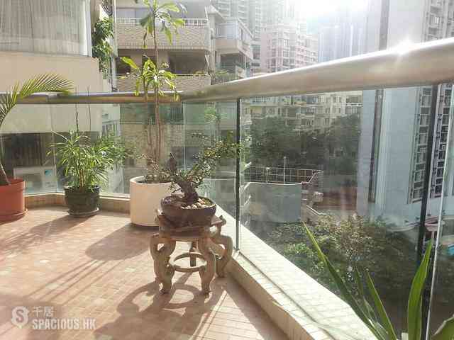 Mid Levels Central - Grand House 01