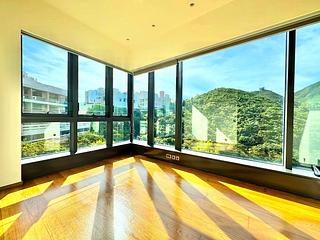 Chung Hom Kok - City Icon Block 2 04