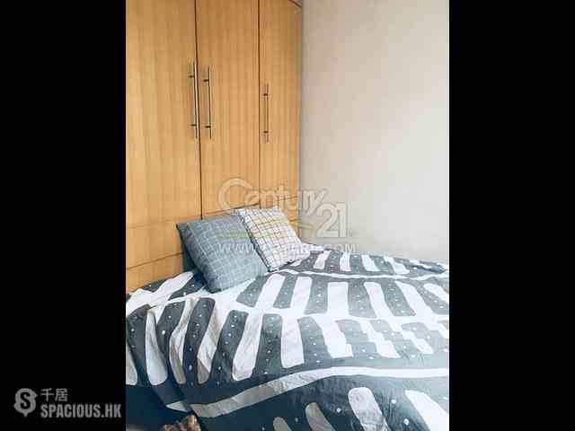 Wan Chai - Vincent Mansion 03