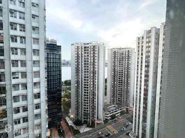 Tai Koo Shing - Tai Koo Shing Horizon Gardens Heng Tien Mansion 06