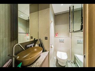 Mid Levels Central - Birchwood Place 06