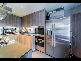 Mid Levels Central - Birchwood Place 08
