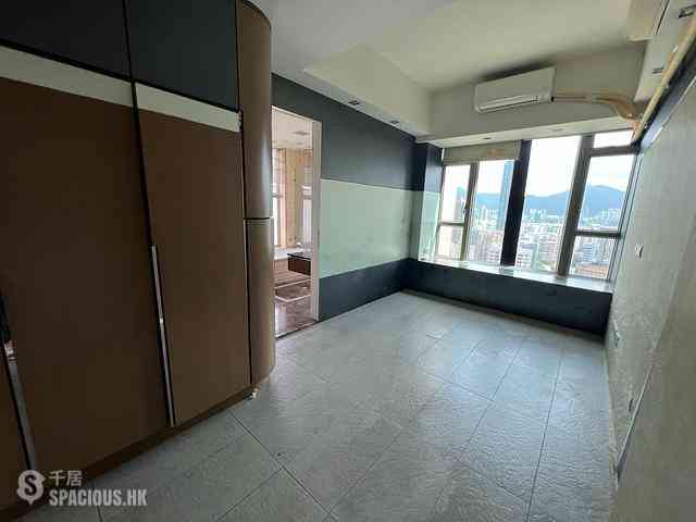 Yau Ma Tei - Parc Palais Block 9 05