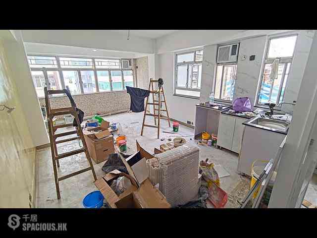 Sai Ying Pun - Sing Fai Building 01
