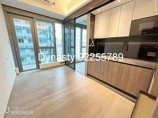 Sai Ying Pun - Two・Artlane 01