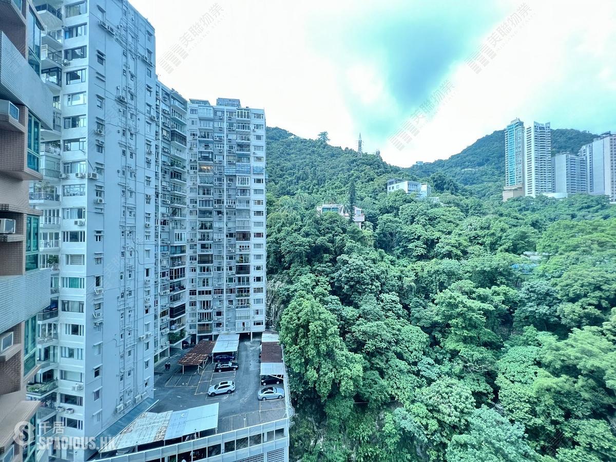 Wan Chai - Royal Court 01