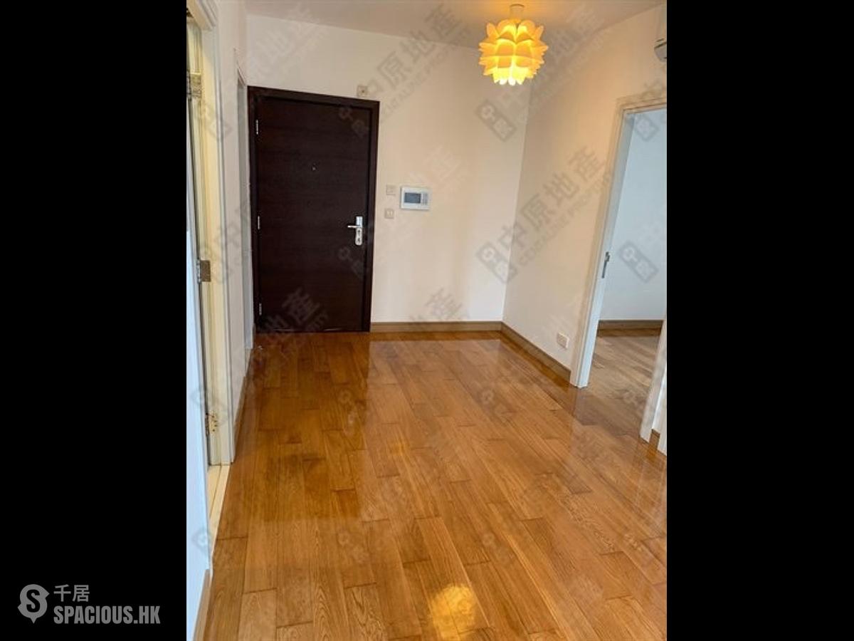 Soho - Centrestage 01