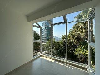 The Peak - Strawberry Hill 05