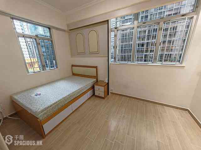 Wan Chai - Yau Tak Building 18