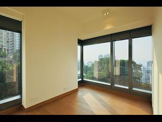 Mid Levels West - University Heights 05