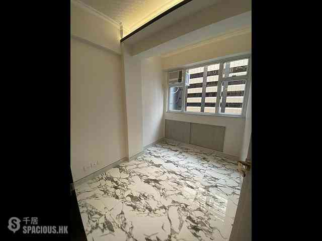 Wan Chai - King Tao Building 07