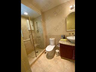 Pok Fu Lam - Villas Sorrento 04