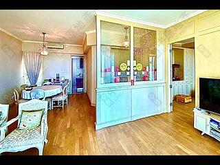Pok Fu Lam - Villas Sorrento 07