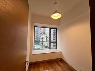 Sai Ying Pun - Island Crest Block 1 03