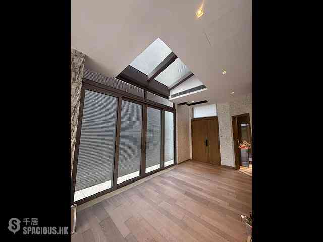 Sha Tin - Mount Regalia House 06