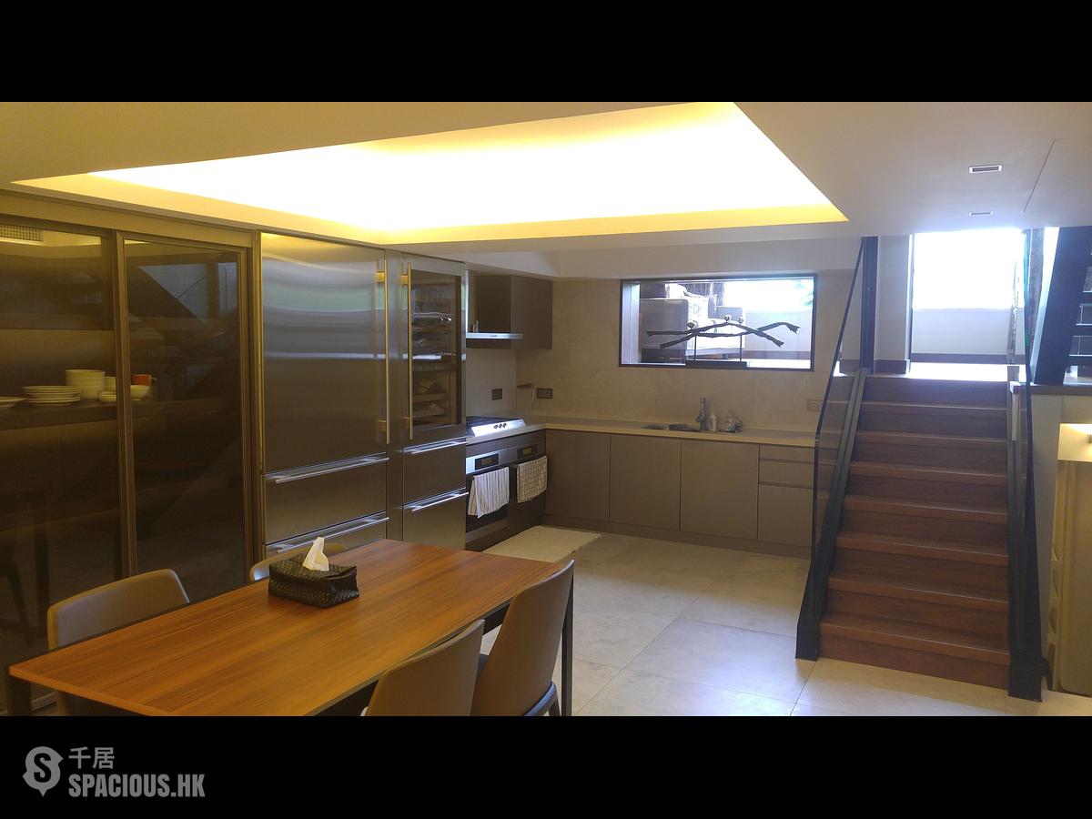 Sha Tin - Conifer Lodge 01