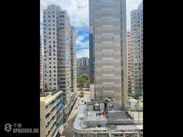 Mong Kok - Cheong Wah Commercial Building 01