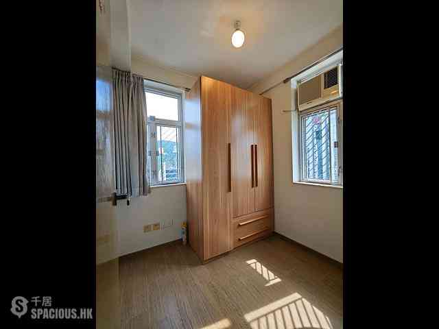Wan Chai - Causeway Centre Block B 04