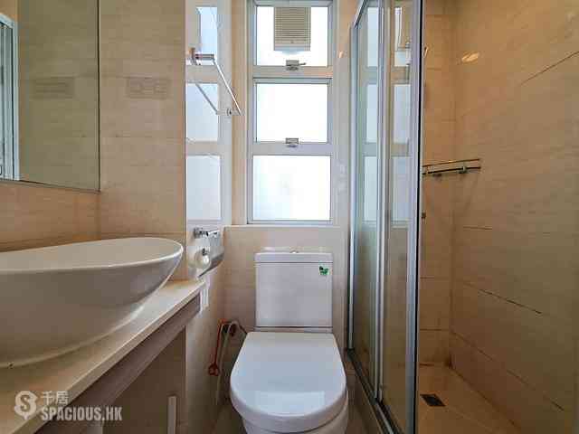 Wan Chai - Causeway Centre Block B 05