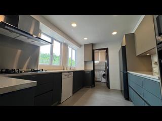 Chung Hom Kok - Hillgrove 06