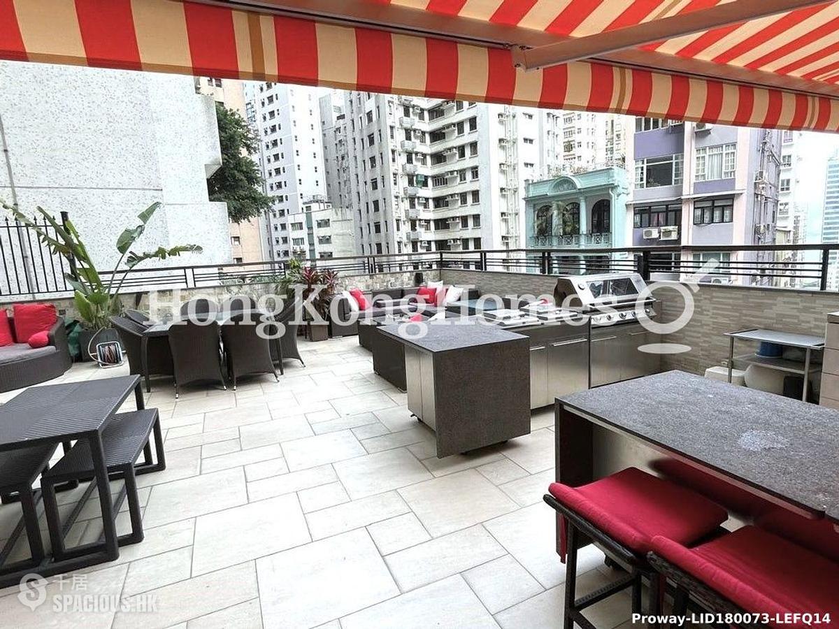 Sai Ying Pun - Golden Phoenix Court 01