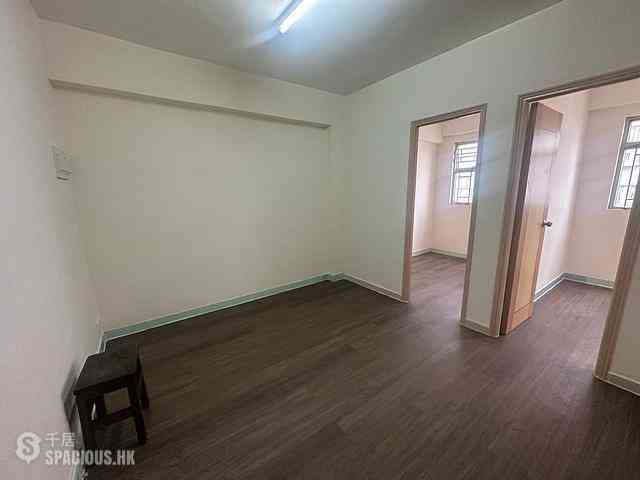 Kennedy Town - Luen Wai Apartment 01