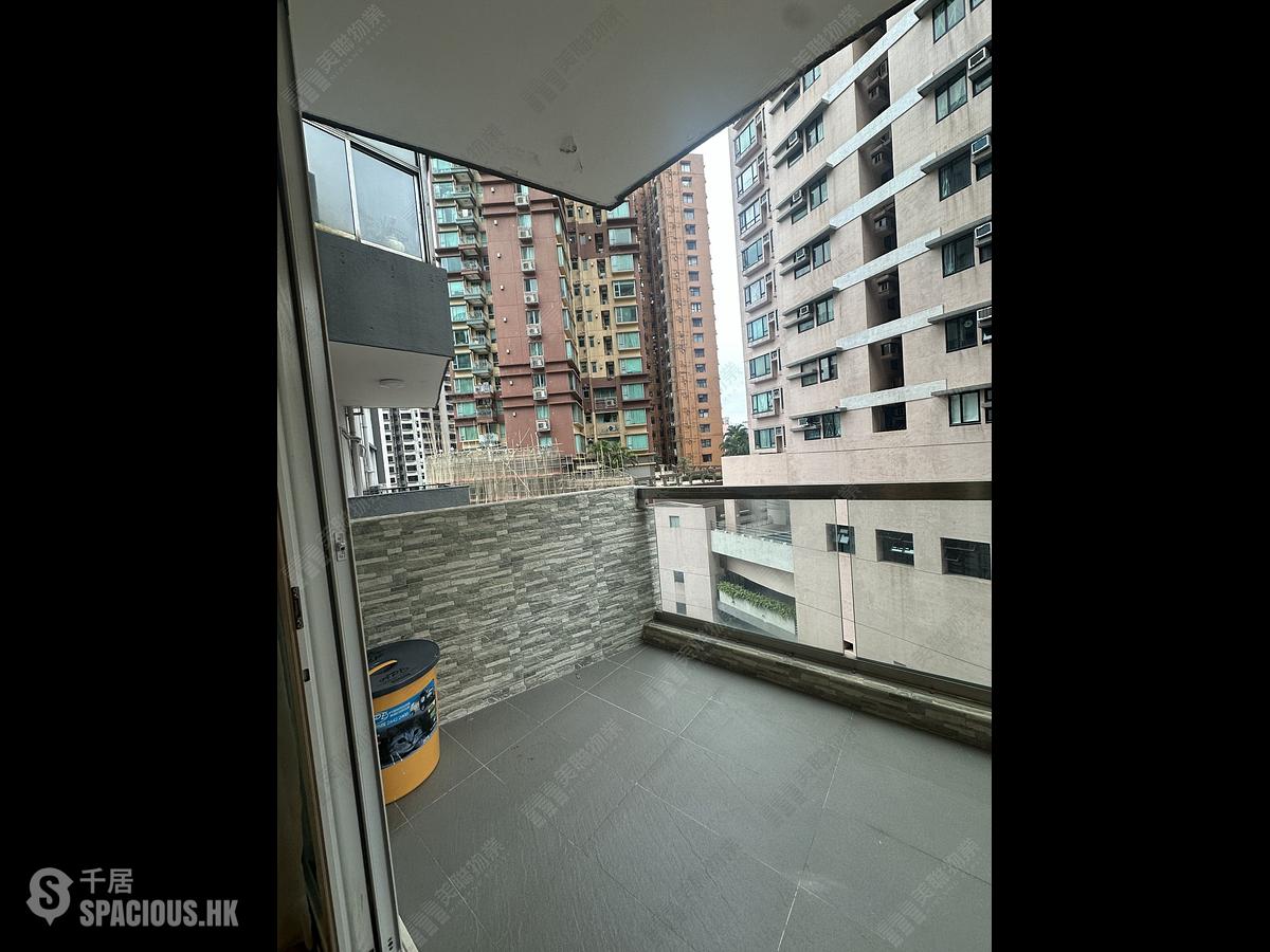 Mid Levels West - Breezy Court 01