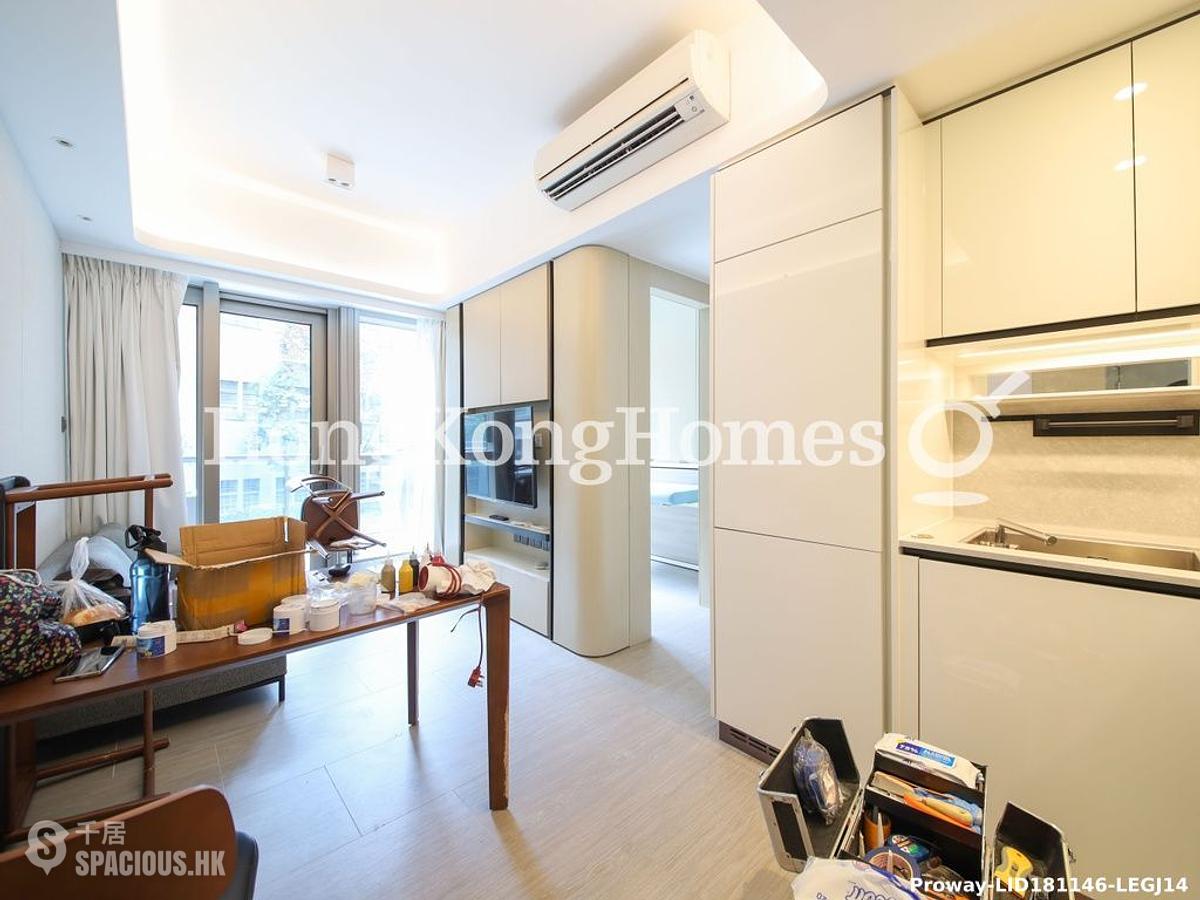 Mid Levels Central - Townplace Soho 01