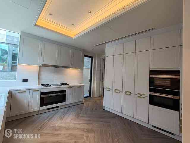 Gold Coast / So Kwun Wat - The Duet 06