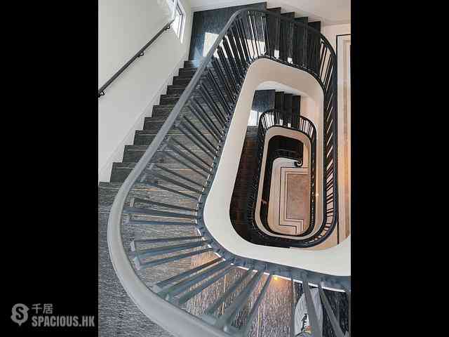 Gold Coast / So Kwun Wat - The Duet 22