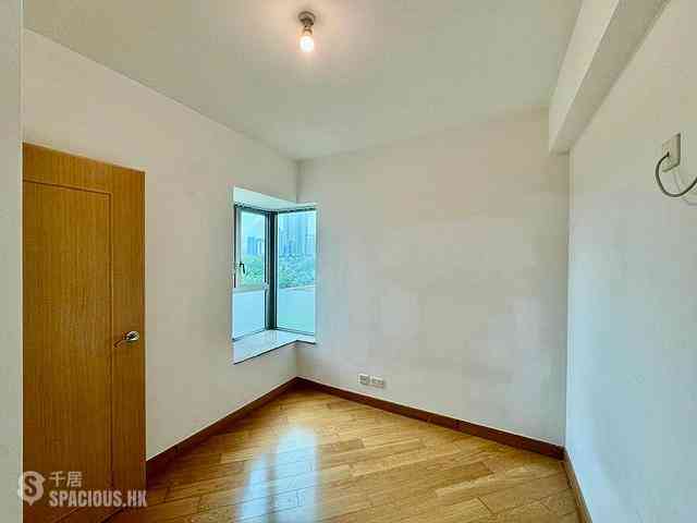 Tai Kok Tsui - Harbour Green Tower 3 07