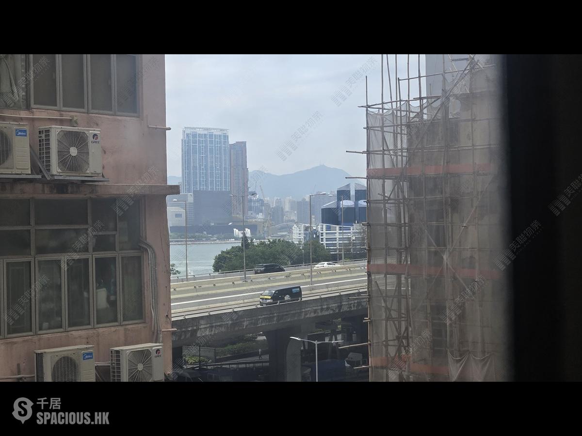 Sai Ying Pun - Kam Kwan Building 01