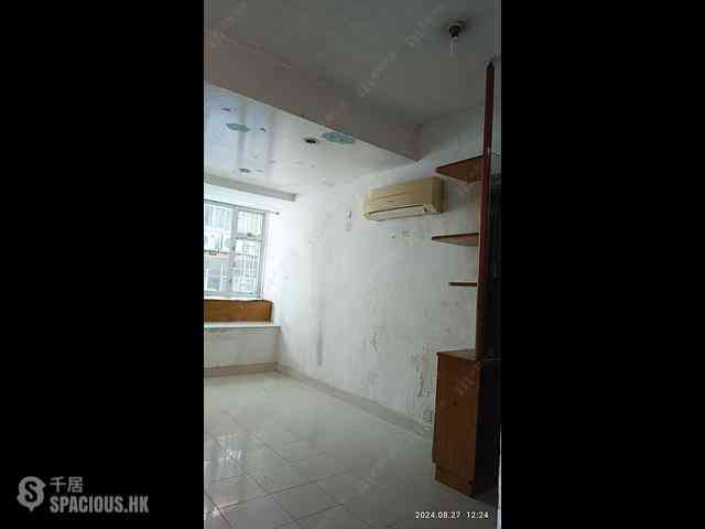 Sai Ying Pun - Kam Kwan Building 02