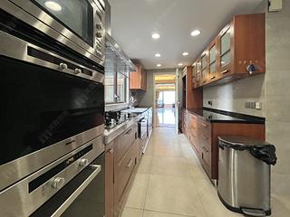 Mid Levels West - Savoy Court 15