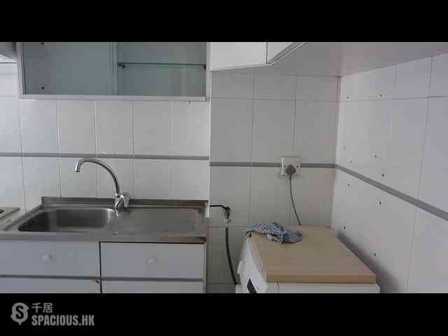 Quarry Bay - Westlands Court Ngar Lan Mansion 04