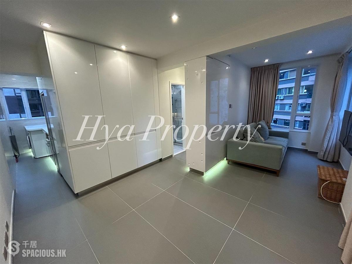 Mid Levels Central - Woodlands Court 01