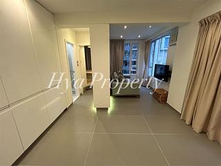 Mid Levels Central - Woodlands Court 02