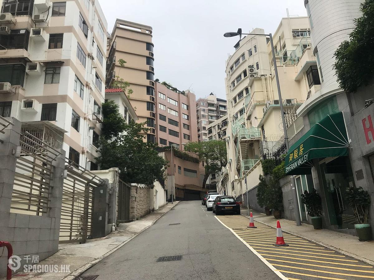 跑馬地 - 輝華小苑 01